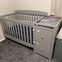 Baby Crib & Changing Table 