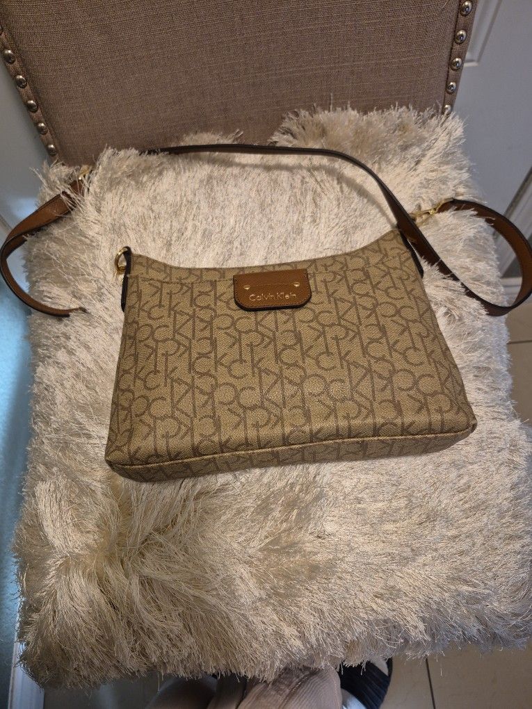 Bolso Mediano CK $35