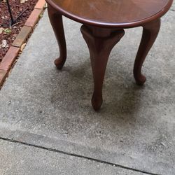 Queen Anne  End Table 