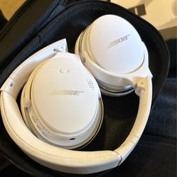 Bose Headphones Wireless BRAND NEW 