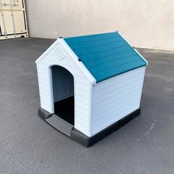 (New) $70 Medium Size Dog House Waterproof Plastic Outdoor Indoor 30x30x32”