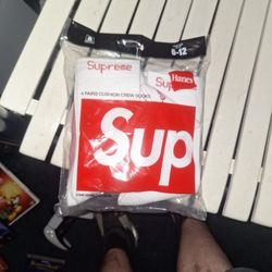 SUPREME SOCKS