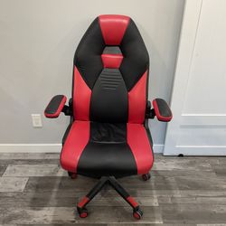 RS Gaming Chair In Very Good Condition.  No Rips Or Stains From Non Smoking Home 