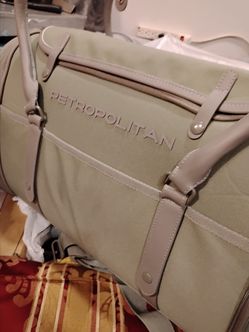 Petropolitan pet carrier