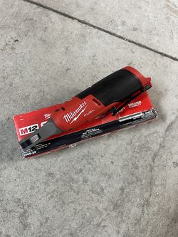 New Milwaukee M12 FUEL 12V Lithium-Ion Brushless Cordless High Speed 1/4 in. Ratchet (battery not included)