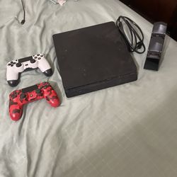 PS4 Two Controllers Games And Charging Dock 