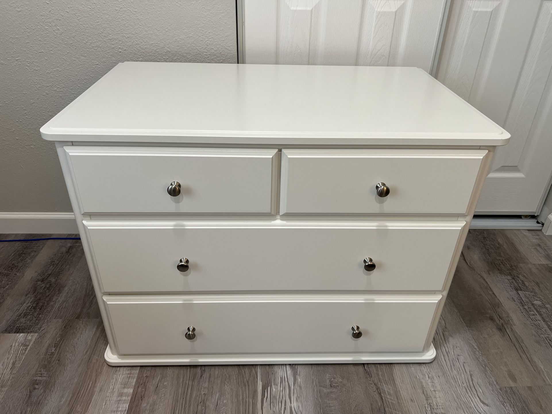 White 4-Drawer Dresser