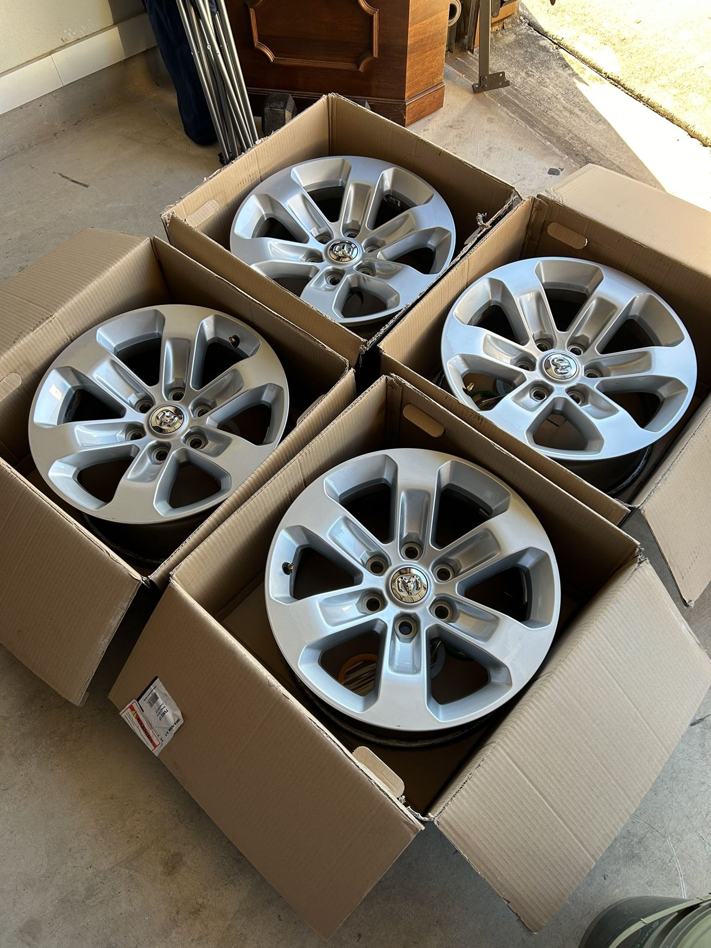 $600 OBO. OEM WHEELS. 2022 Ram Wheels 18 inch