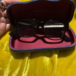 Gucci Reading Glasses With Case 