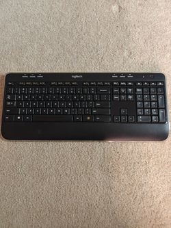 Logitech MK520 Wireless Keyboard and Mouse Combo