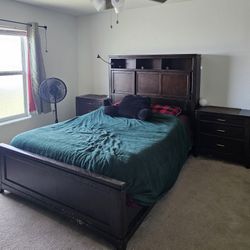 Bedroom Set, Bed Frame, Headboard, Night Stands, Dressers, Mirror
