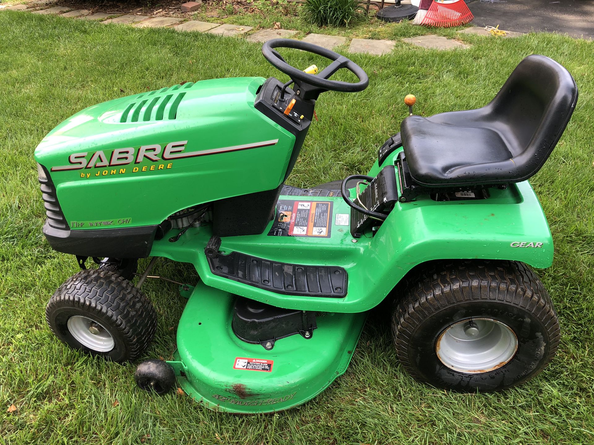 John Deere Sabre Lawn Tractor