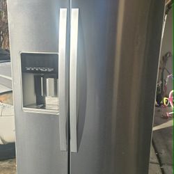 Whirlpool Refrigerator 