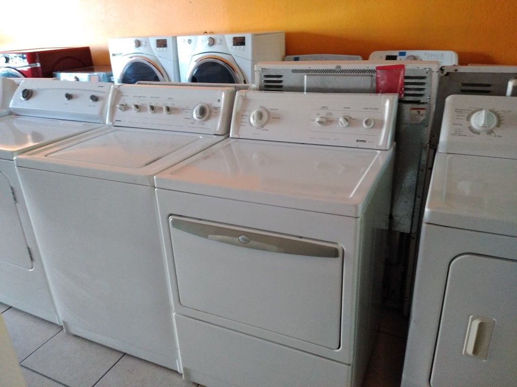 KENMORE WASHER AND GAS DRYER SET