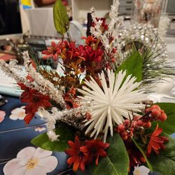 Hoilday Center Piece