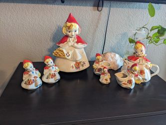 Hull Pottery Little Red Riding Hood 7 Piece Collection