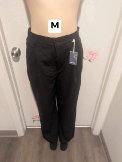 New women’s pants size medium