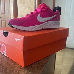 Girls Nike Shoes Size 2y Brand New