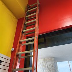 30' Louisville Ladder 