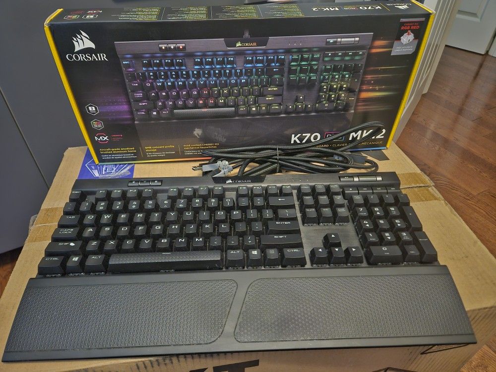 Corsair K70 Mk.2  RGB Keyboard Cherry MX Red