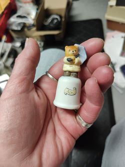 Vintage LUCY RIGG 1986 ENESCRO CALENDAR APRIL