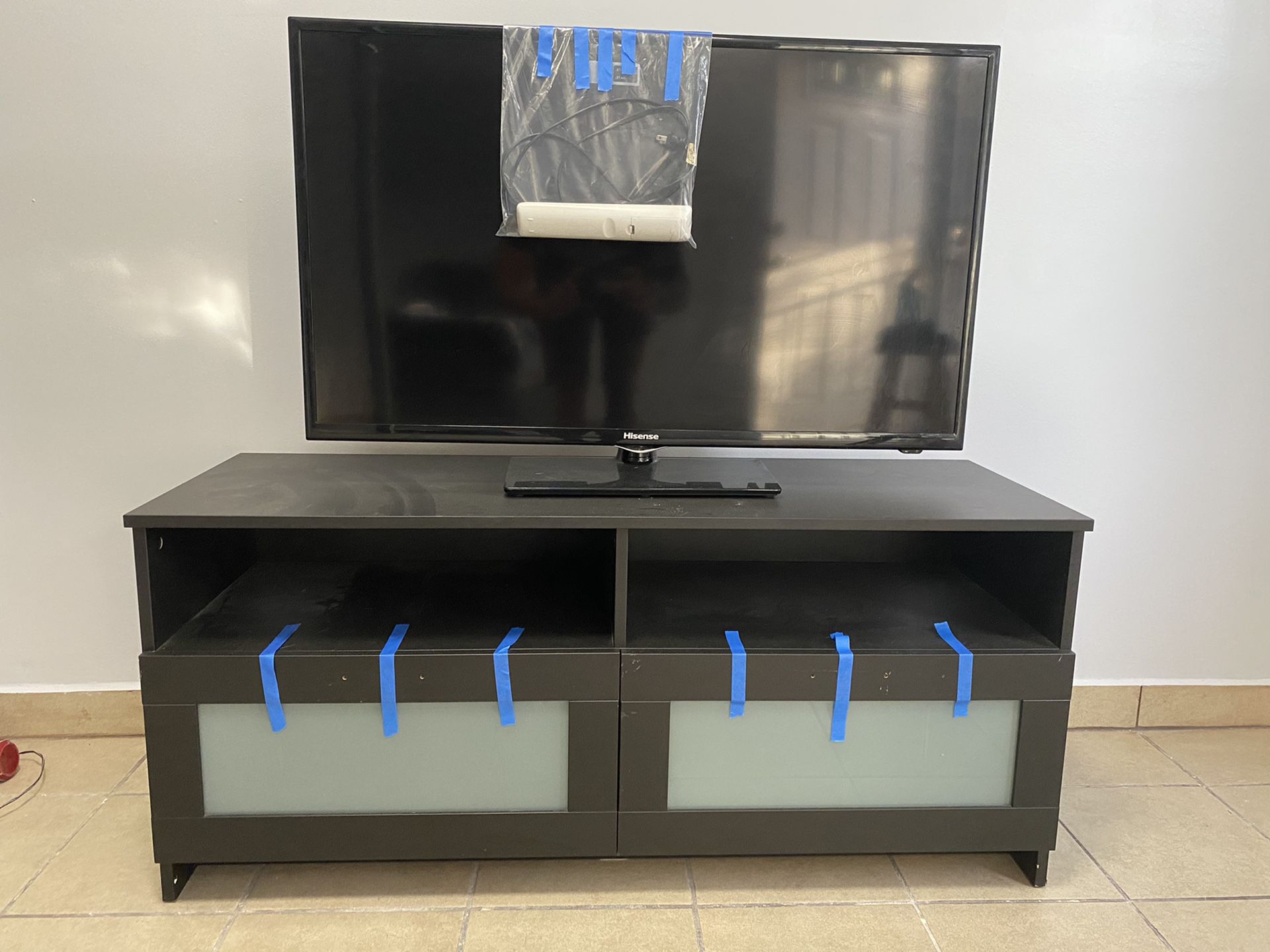 Tv + Tv stand