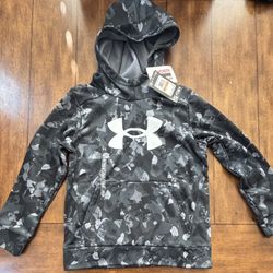 NEW WITH TAGS UNDER ARMOUR BLACK CAMO HOODIE PULL OVER SIZE YOUTH SMALL