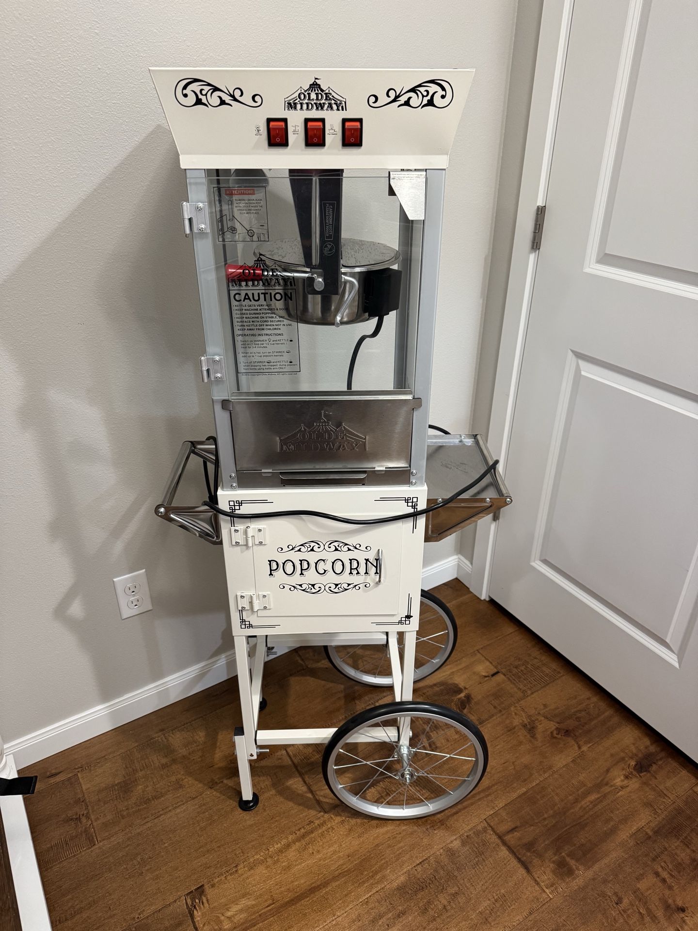 Olde Midway Popcorn Machine 🍿