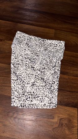 old navy new medium pockets