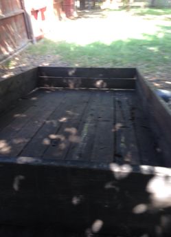 Buenas condiciones esta traila es 5 por8