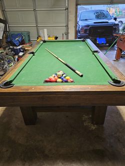 Poll Table/Mesa De Billar