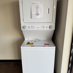New Frigidaire Electric Laundry Center 