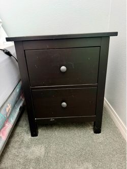 2 Hemnes black/brown 2 drawer nightstand