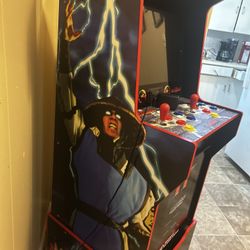 Arcade 1up MK 2 Arcade Game With 12 Games On It 