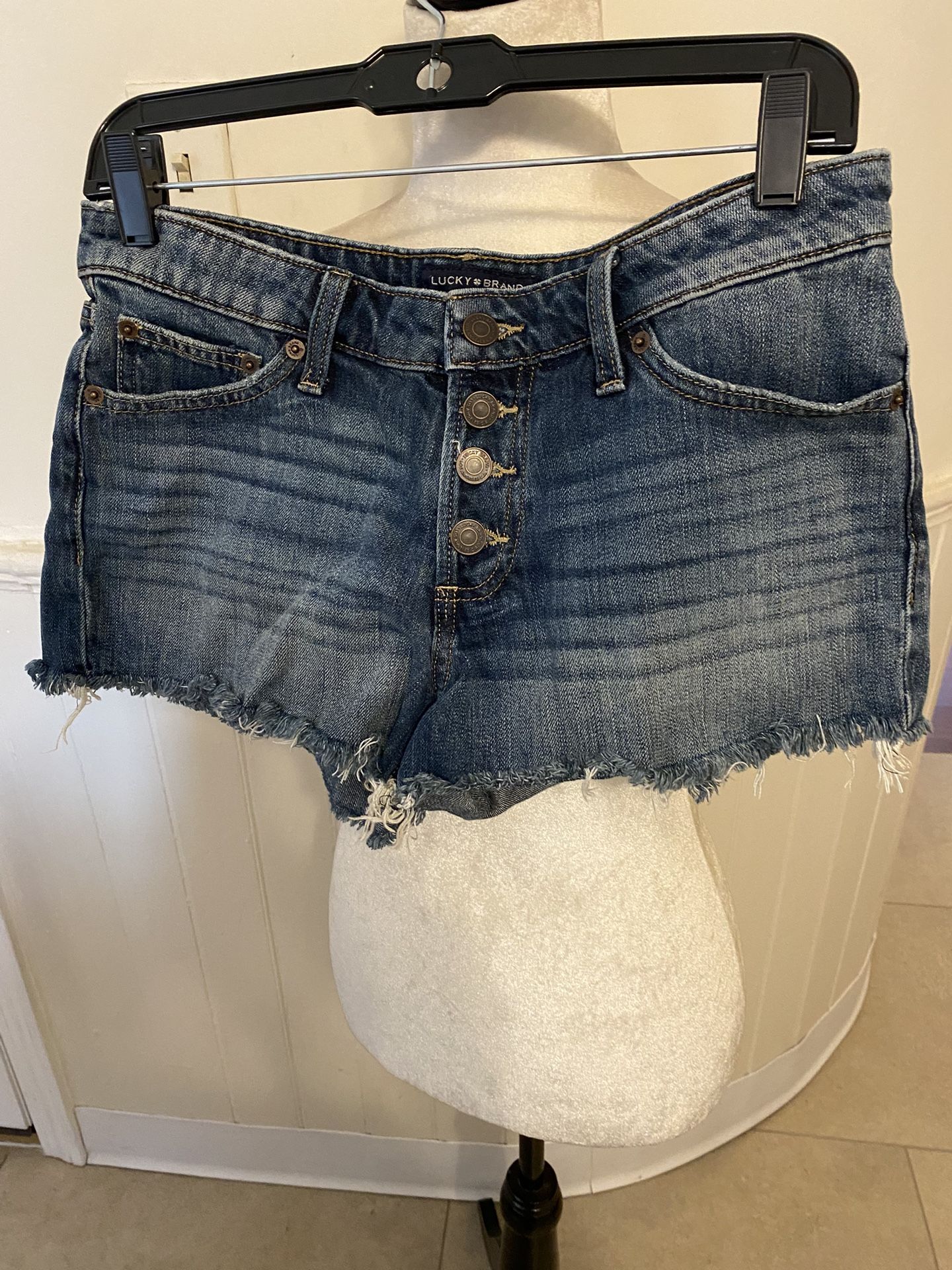 Pre-owned Women’s Lucky Brand Distressed Jean Button Fly Shorts Size 2/26