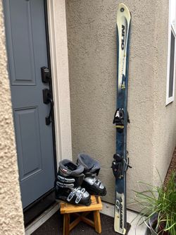 Women skis and boots