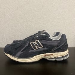 BRAND NEW New Balance 1906 Protection Pack (size 10.5 US)
