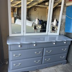 Blue-Gray Dresser Set w/ Mirror + 2 Nightstands – Heavy & Sturdy