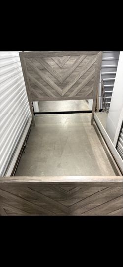 Full bed frame