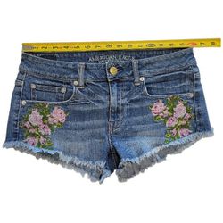 American Eagle Size 6 Embroidered Flower Cut Off Jean Shorts
