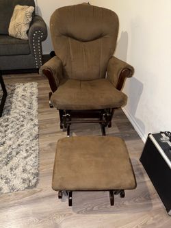 Nursing Chair w/foot rocker