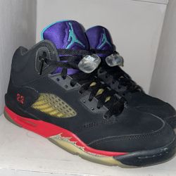 Jordan 5 Fire Red Metallic Grape 🍇 Size 6.5y Sneakers 