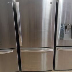 Kenmore bottom freezer refrigerator, stainless steel. On sale ✅️$400✅️ free shipping and installation