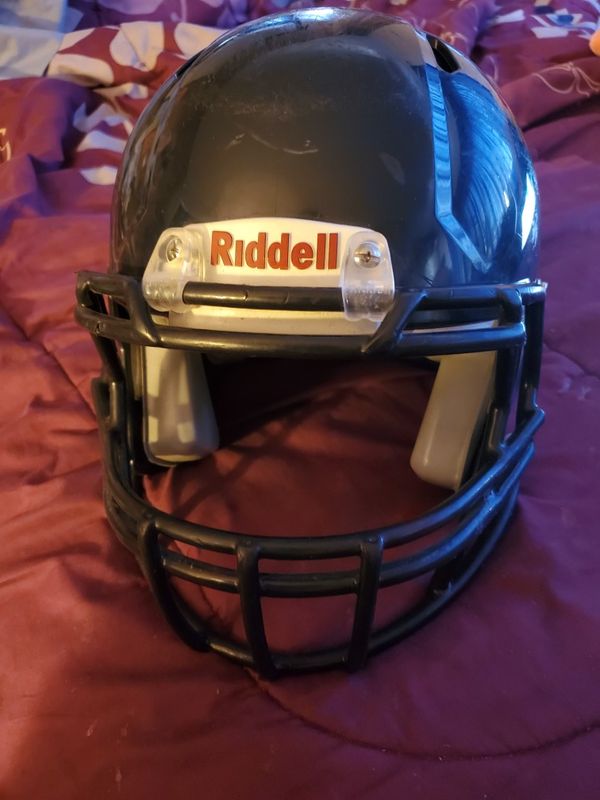 80 Youth medium football helmet for Sale in El Paso, TX OfferUp