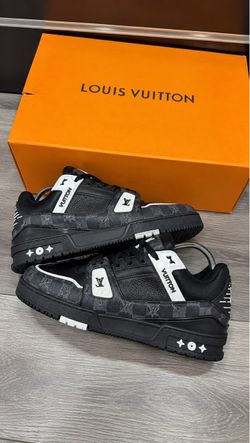 Louis Vuitton sneakers SIZE 11.5 MEN
