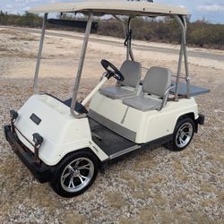 Yamaha G1 Gas Golf Cart