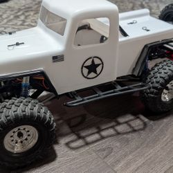 Axial 10 4x4 Rock Crawler 