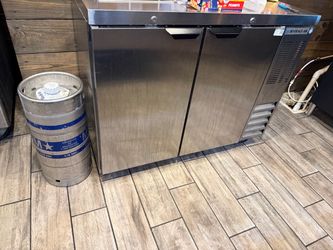 Beverage-Air Commercial 2-Tap Kegerator – Like New, Needs Refrigerant Service