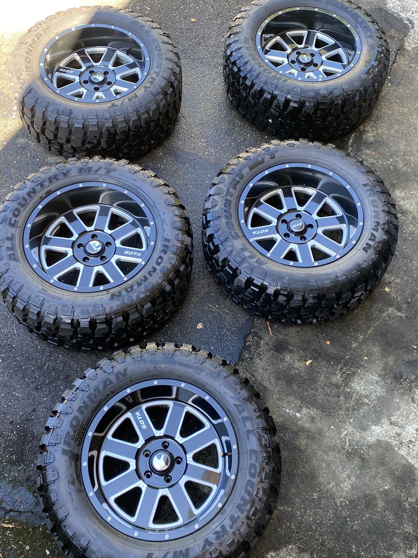 Set of 5 20” Wheels with brand new 35” M/T Tires for Jeep Wrangler
