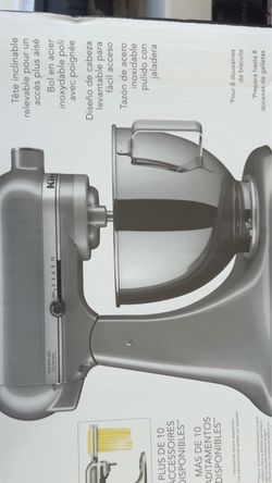 Kitchen Aid 4.5 quart tilt-head stand mixer with stainless bowl